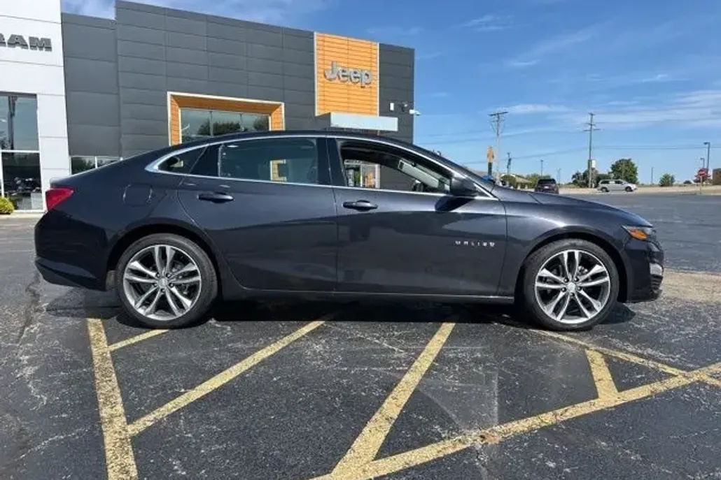 2023 Chevrolet Malibu 1LT photo 1