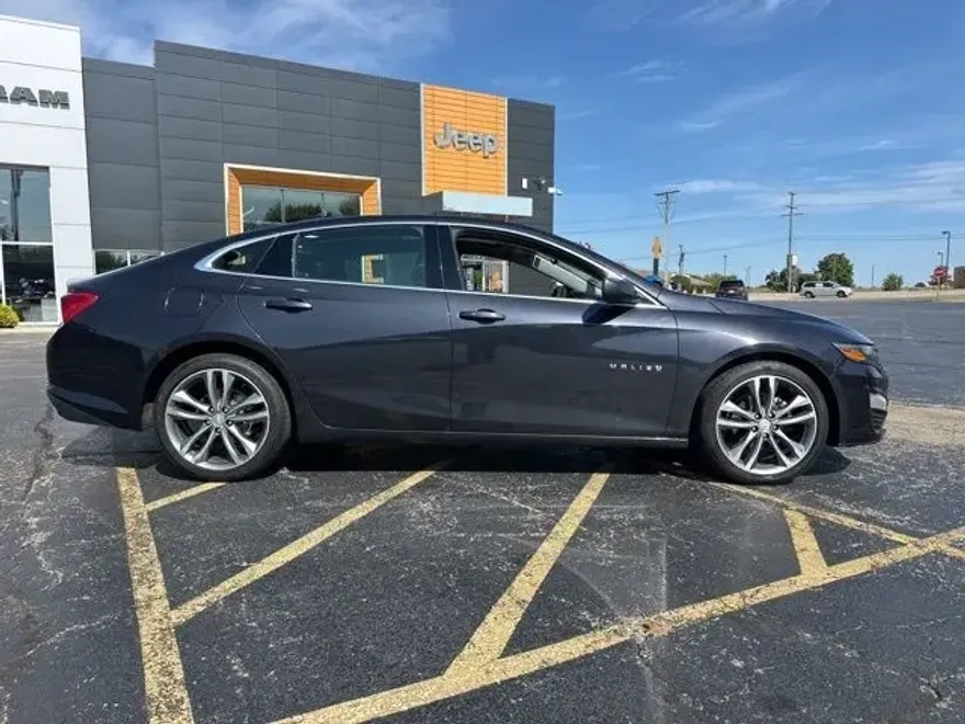 2023 Chevrolet Malibu 1LT photo 1