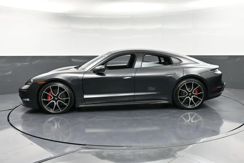 2025 Porsche Taycan 4S photo 1