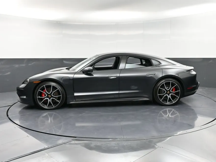 2025 Porsche Taycan 4S photo 1