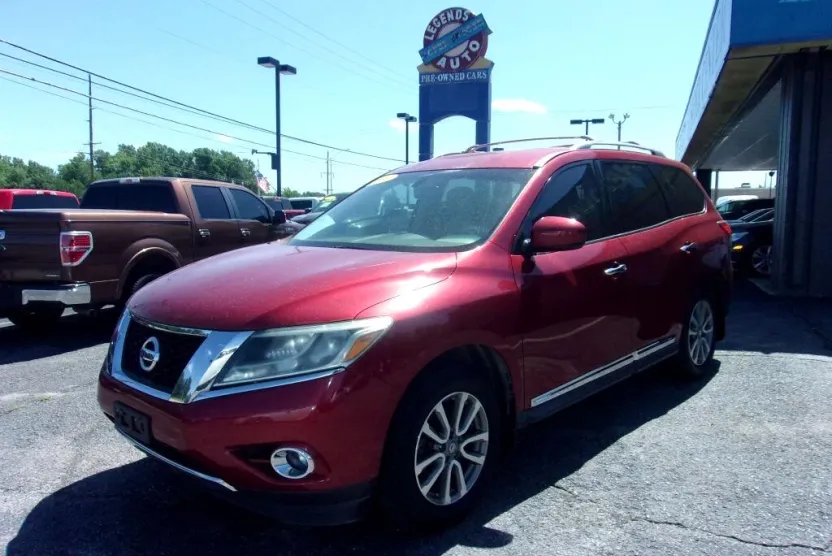 2014 Nissan Pathfinder SL photo 1