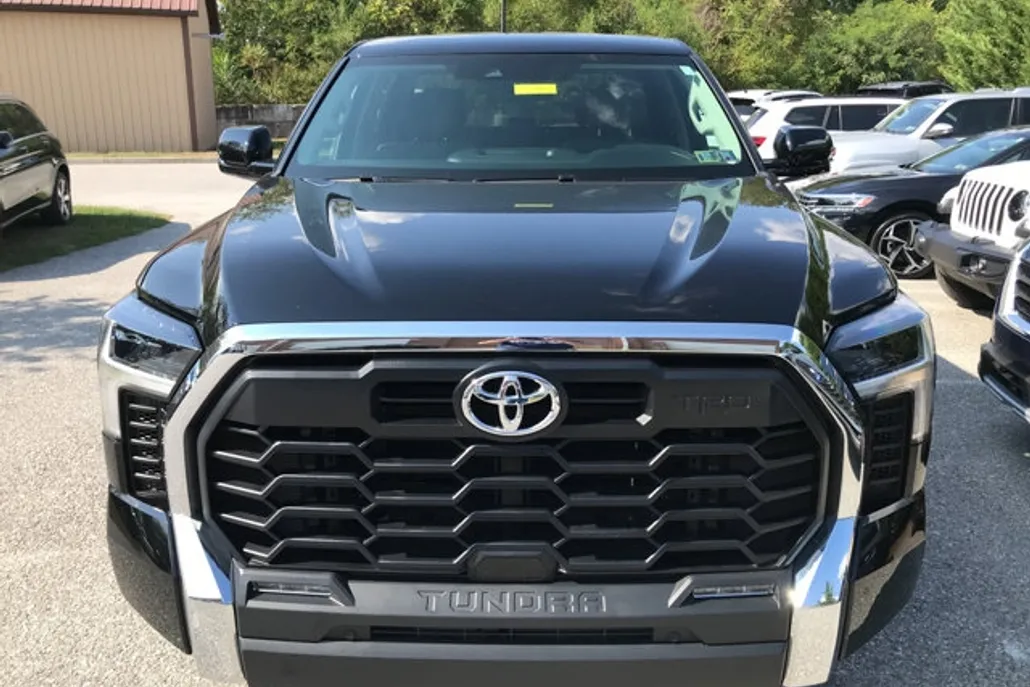 2024 Toyota Tundra SR5 photo 1