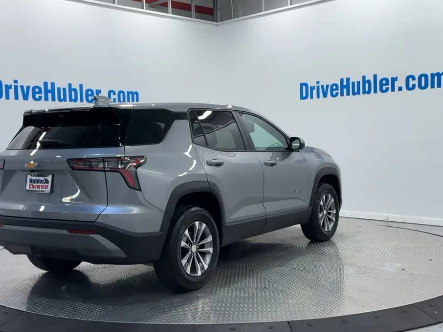 2025 Chevrolet Equinox LT photo 1