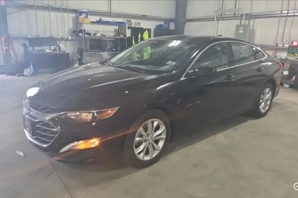 2024 Chevrolet Malibu 1LT photo 1