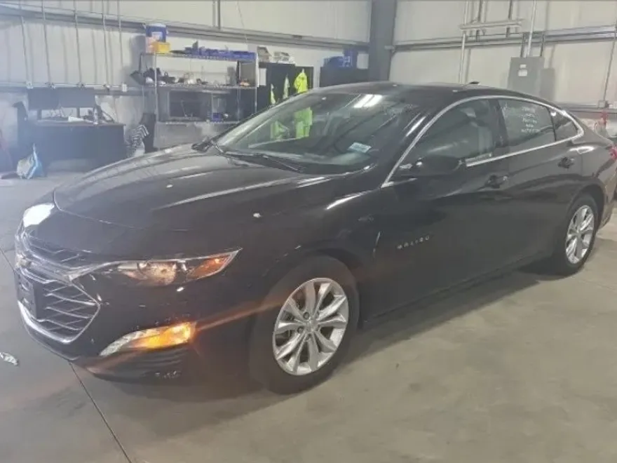 2024 Chevrolet Malibu 1LT photo 1