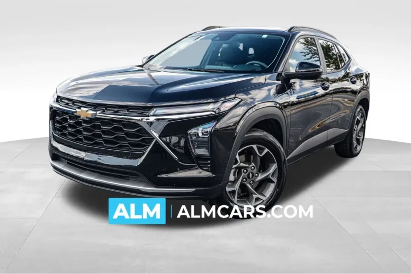 2024 Chevrolet Trax LT photo 1