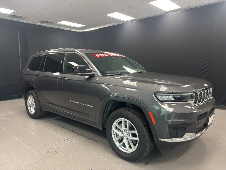 2024 Jeep Grand Cherokee Laredo photo 1