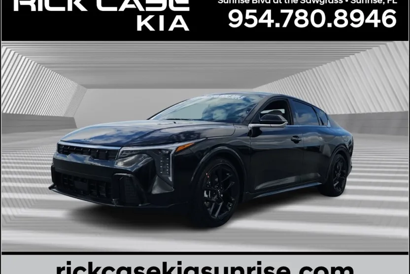 2025 Kia K4 GT-Line Turbo photo 1