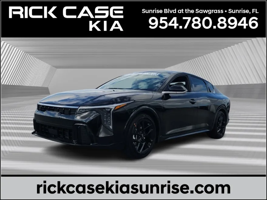 2025 Kia K4 GT-Line Turbo photo 1