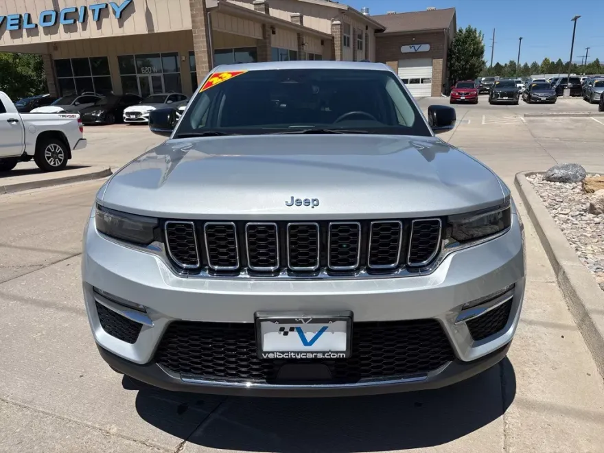 2023 Jeep Cherokee 4xe photo 1