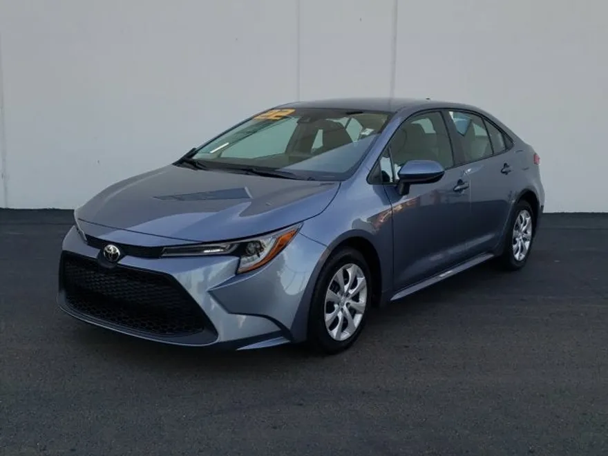 2022 Toyota Corolla LE photo 1