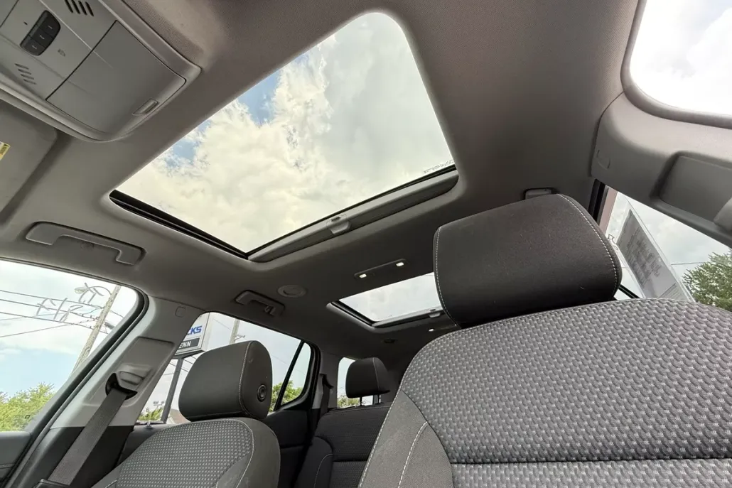 2023 Gmc Acadia SLE photo 1