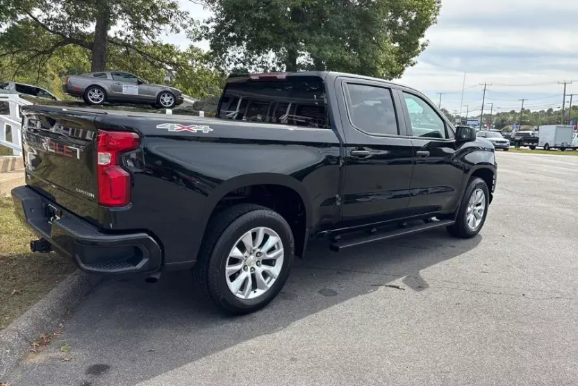 2021 Chevrolet Silverado 1500 Custom photo 1