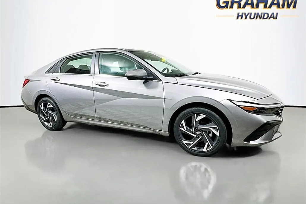 2025 Hyundai Elantra SEL Convenience photo 1