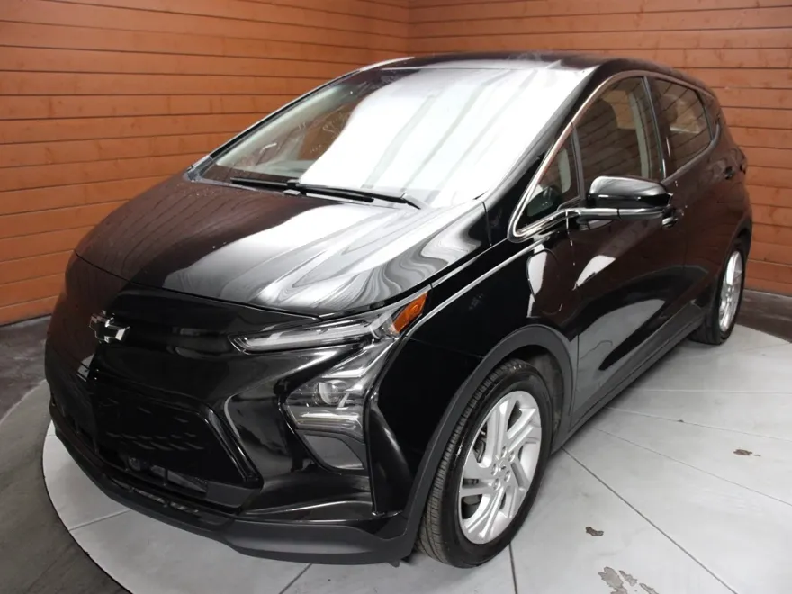2023 Chevrolet Bolt EV 1LT photo 1