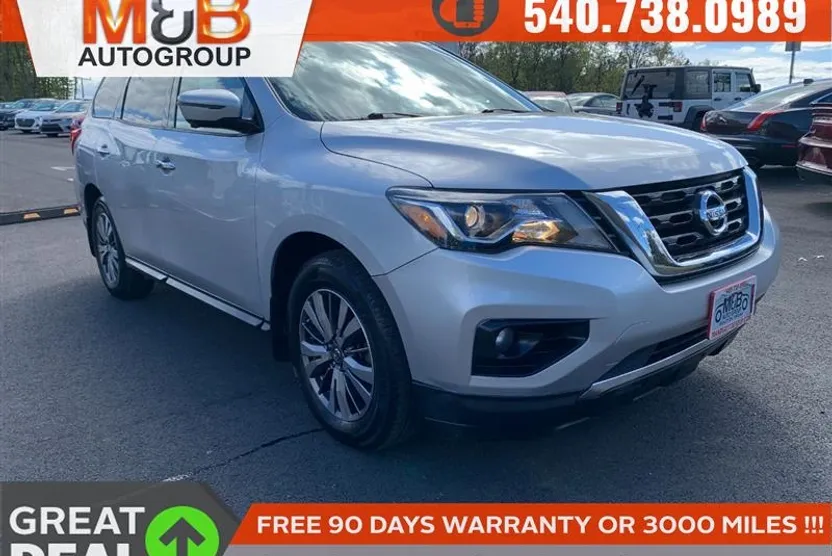 2018 Nissan Pathfinder SL photo 1