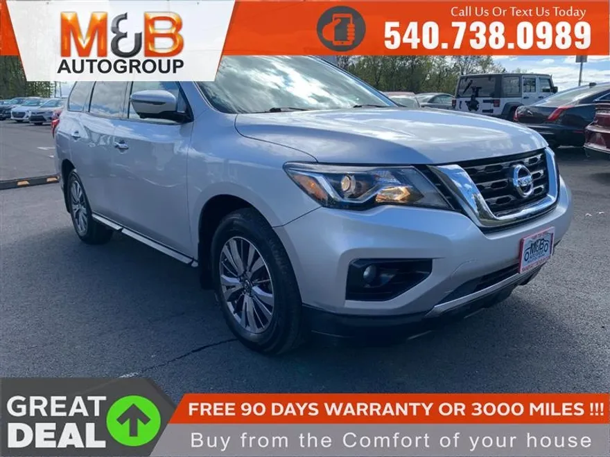 2018 Nissan Pathfinder SL photo 1