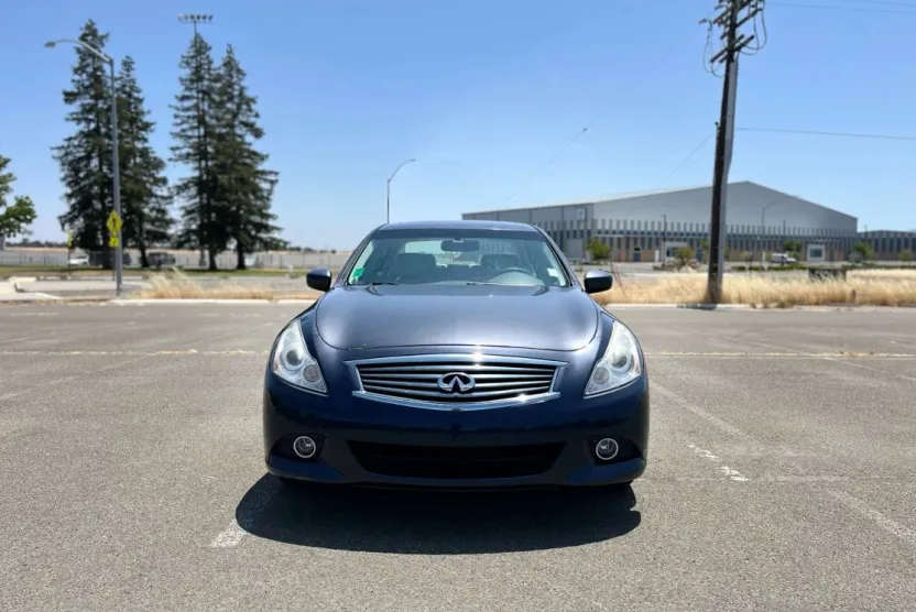 2013 Infiniti G37 photo 1
