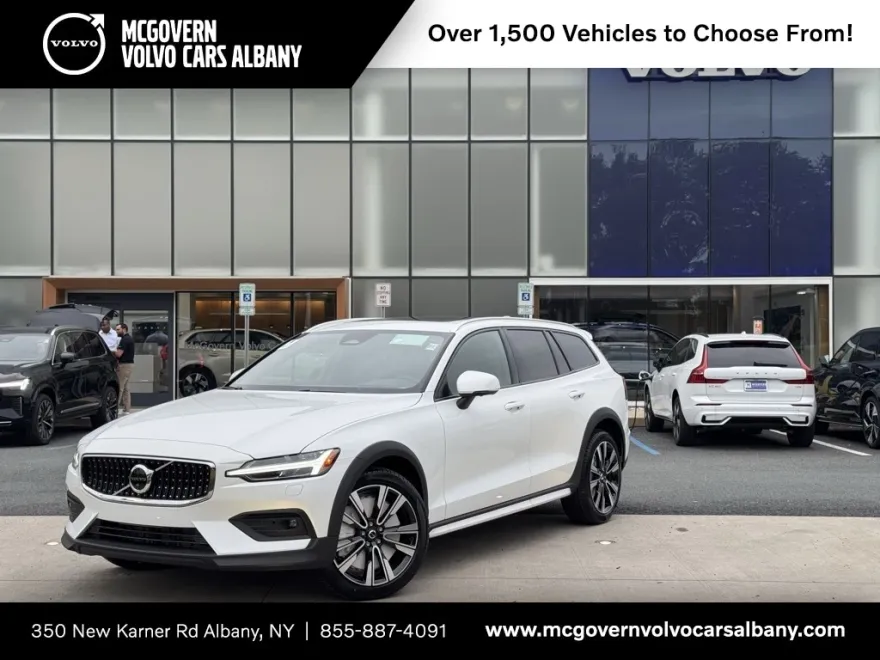 2026 Volvo V60 Cross Country B5 photo 1