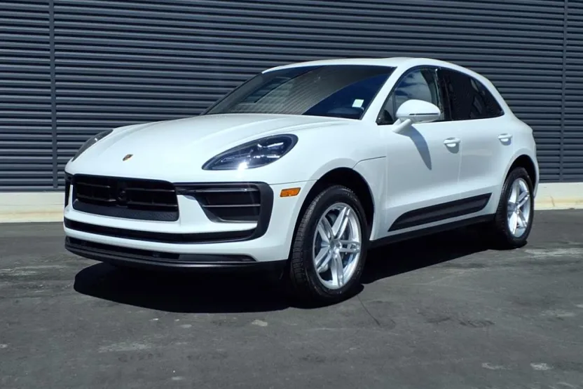 2024 Porsche Macan T photo 1