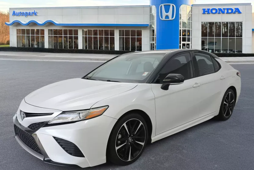 2019 Toyota Camry XSE V6 photo 1