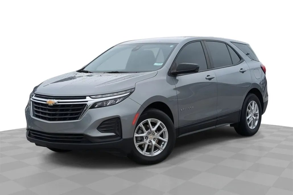 2023 Chevrolet Equinox LS photo 1