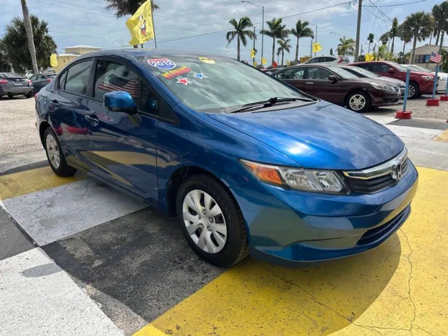 2012 Honda Civic LX photo 1