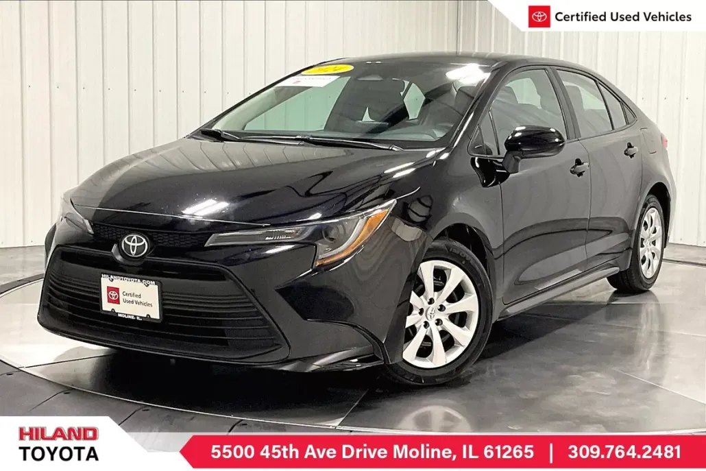 2024 Toyota Corolla LE photo 1