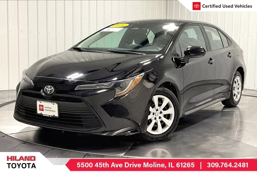 2024 Toyota Corolla LE photo 1