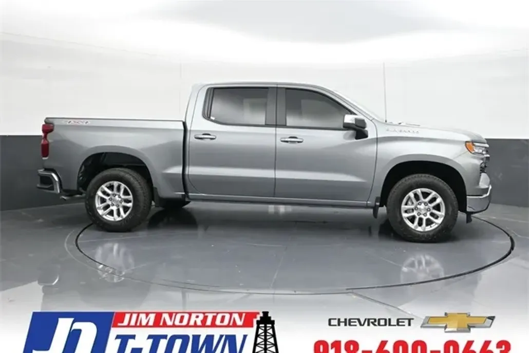 2025 Chevrolet Silverado 1500 LT photo 1