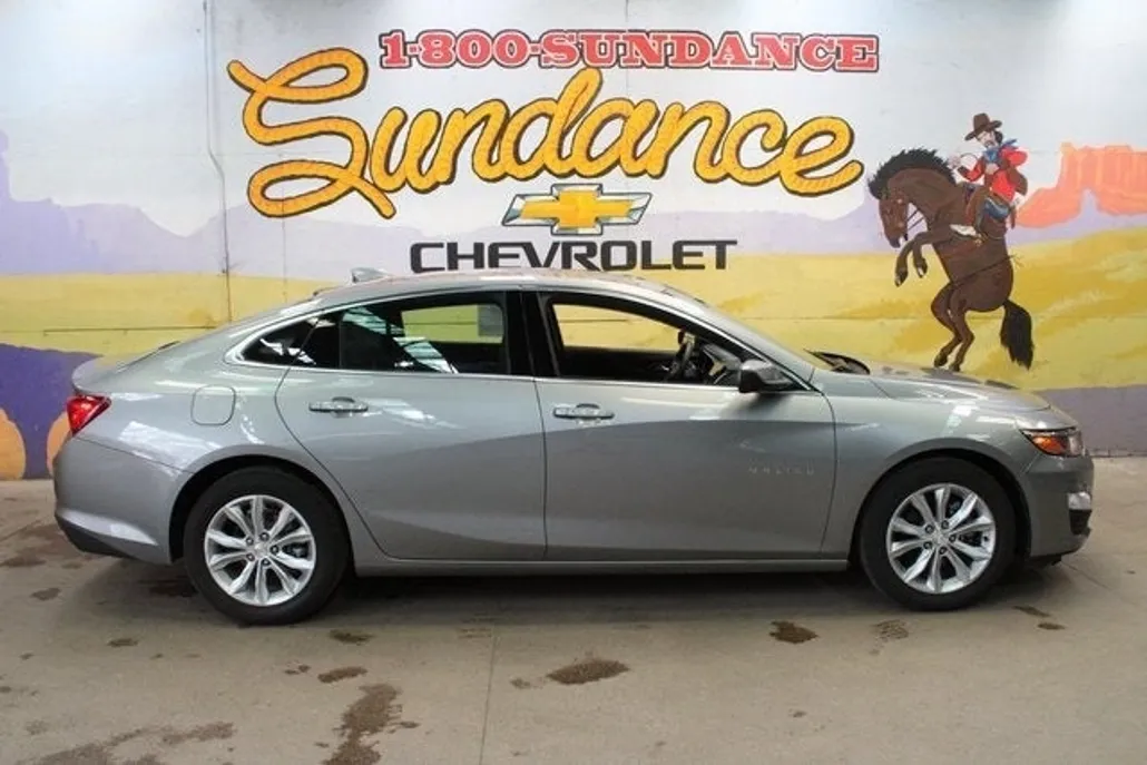 2023 Chevrolet Malibu 1LT photo 1
