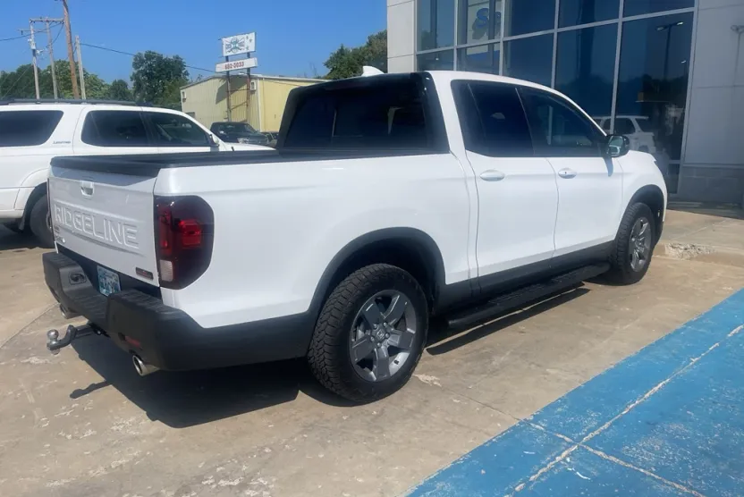 2025 Honda Ridgeline TrailSport photo 1