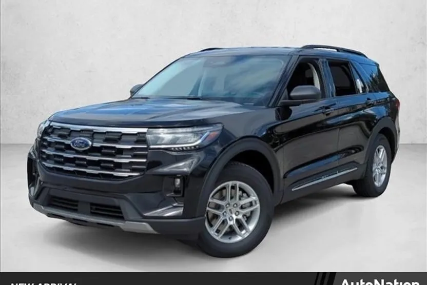 2025 Ford Explorer photo 1