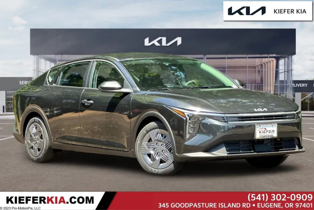 2025 Kia K4 LXS photo 1