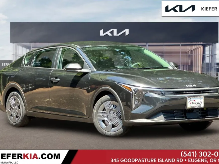 2025 Kia K4 LXS photo 1