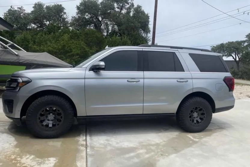 2022 Ford Expedition Limited photo 1