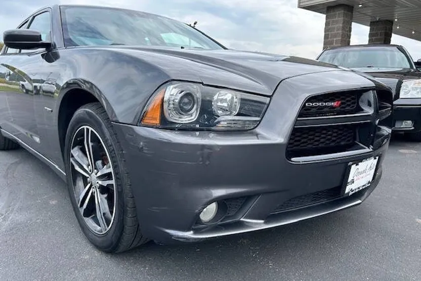 2014 Dodge Charger R/T Plus photo 1