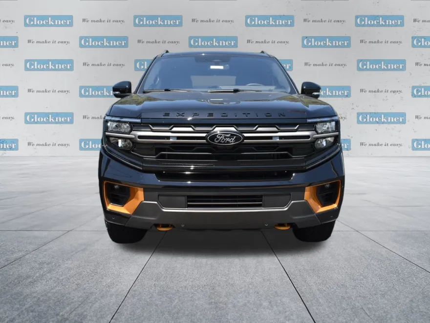 2025 Ford Expedition photo 1