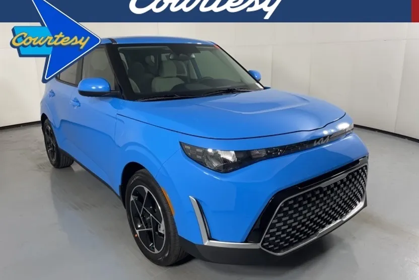 2025 Kia Soul EX photo 1