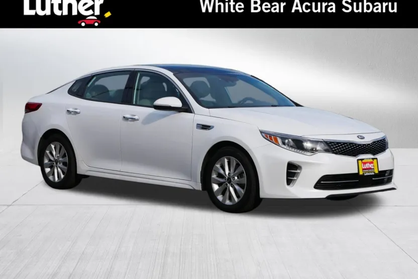 2017 Kia Optima EX photo 1