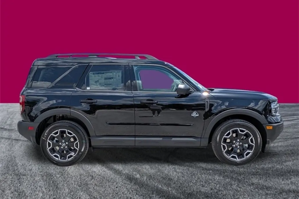 2025 Ford Bronco Sport Outer Banks photo 1