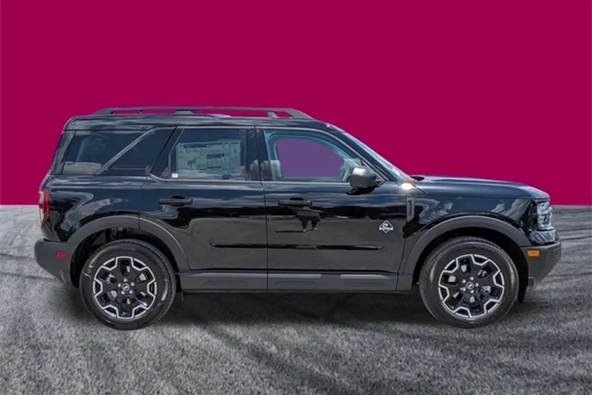 2025 Ford Bronco Sport Outer Banks photo 1