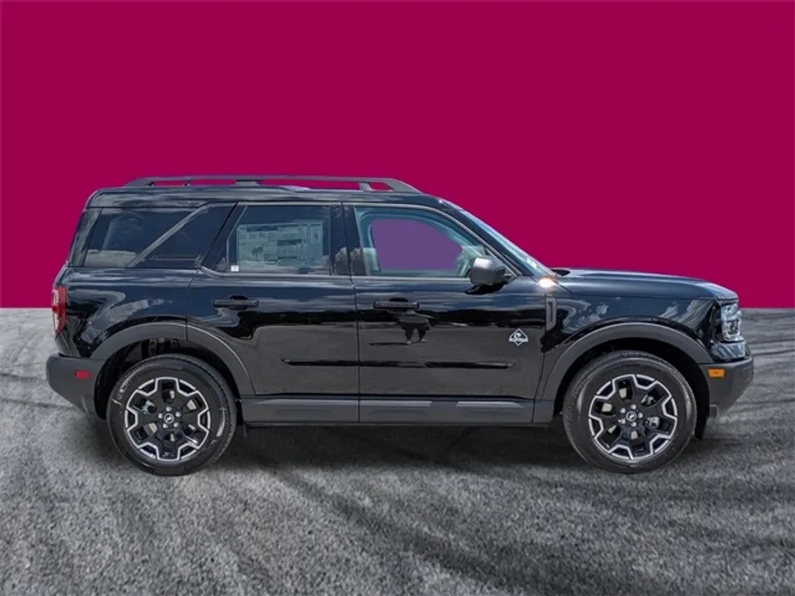 2025 Ford Bronco Sport Outer Banks photo 1
