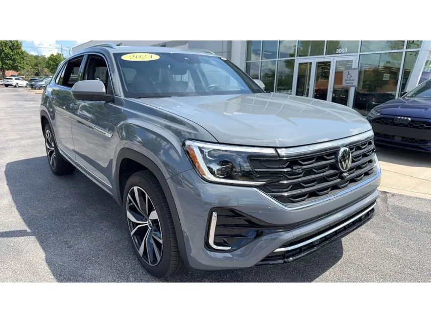 2024 Volkswagen Atlas Cross Sport SEL Premium R-Line photo 1