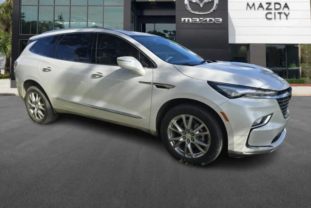 2022 Buick Enclave Essence photo 1