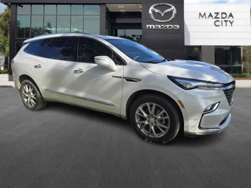 2022 Buick Enclave Essence photo 1