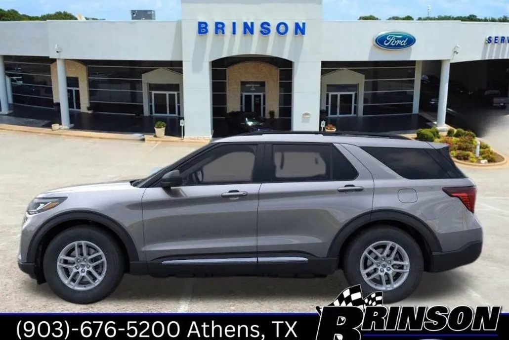 2025 Ford Explorer photo 1