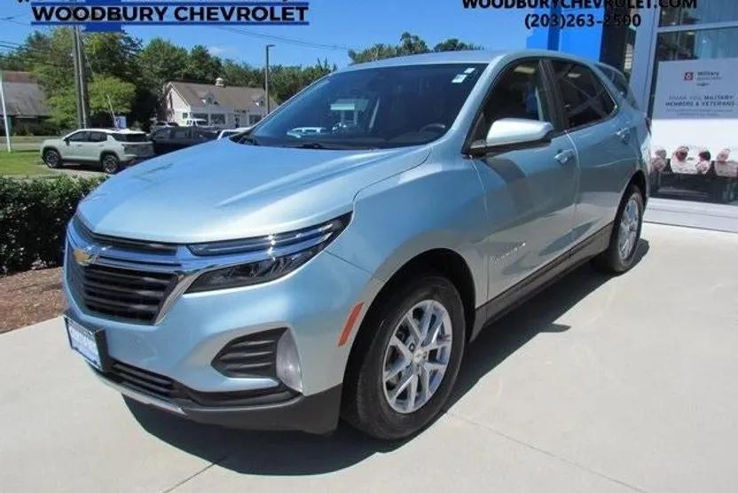 2022 Chevrolet Equinox LT photo 1