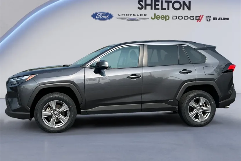 2022 Toyota RAV4 Hybrid XLE photo 1