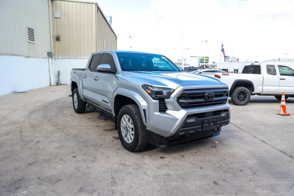 2024 Toyota Tacoma SR5 photo 1